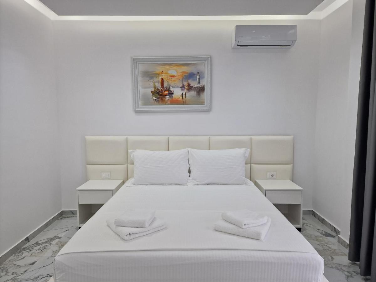 Apartments Margarita 卡萨米尔 外观 照片