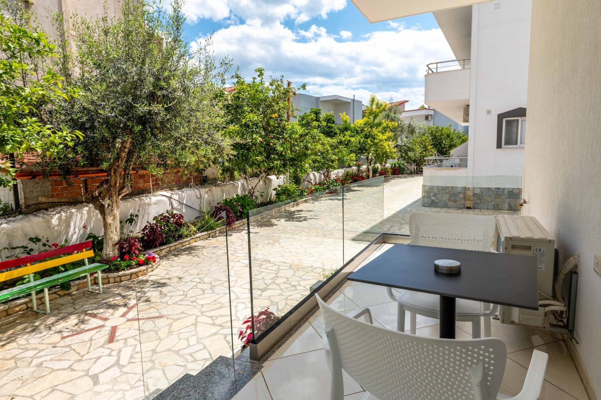 Apartments Margarita 卡萨米尔 外观 照片