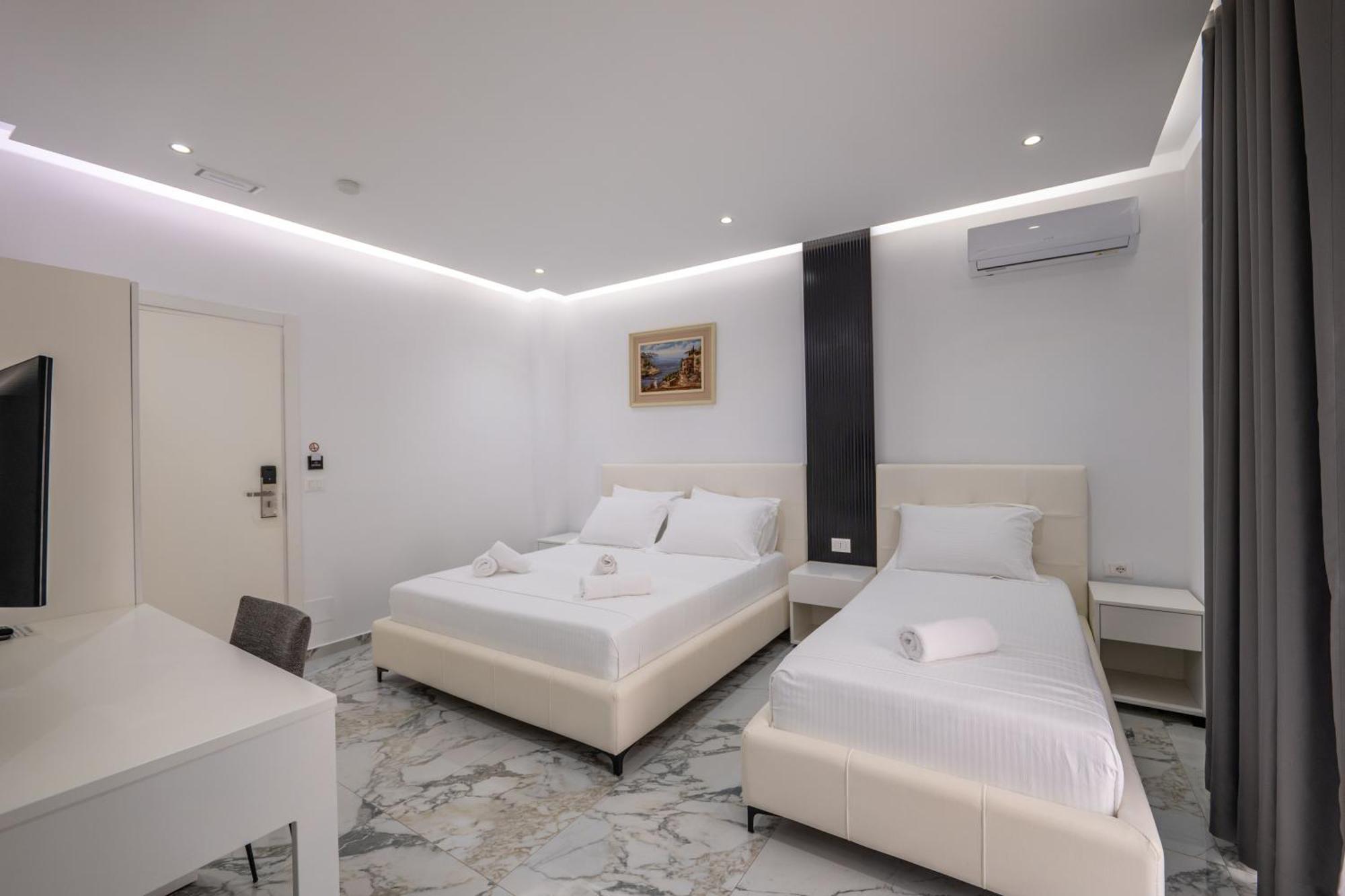 Apartments Margarita 卡萨米尔 外观 照片